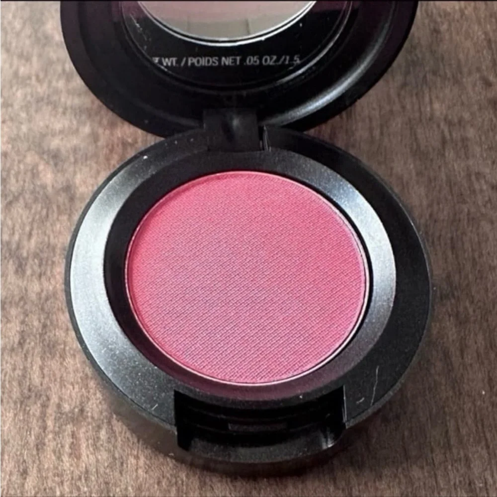 MAC Cosmetics Sushi Flower Satin Eyeshadow  - Pink Eye Shadow